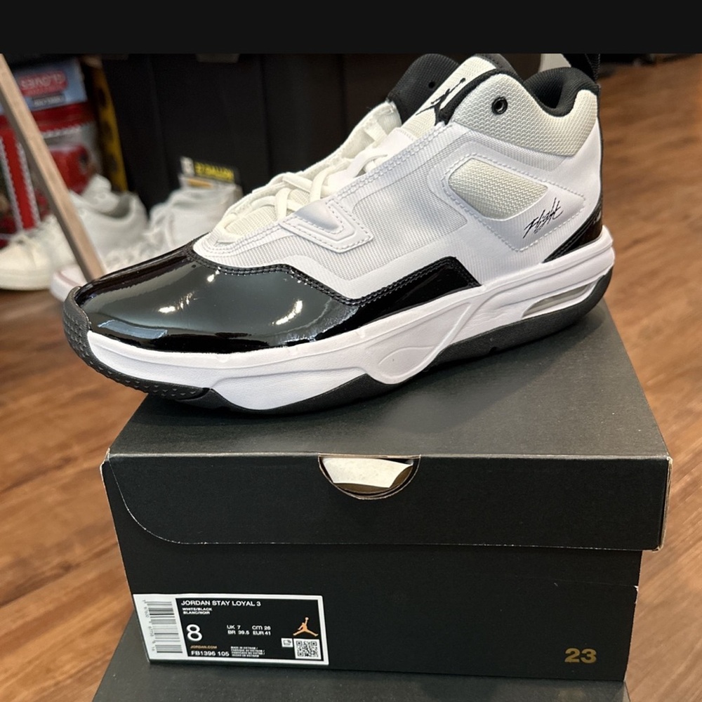 Jordan Stay Loyal 2 men’s Size 8